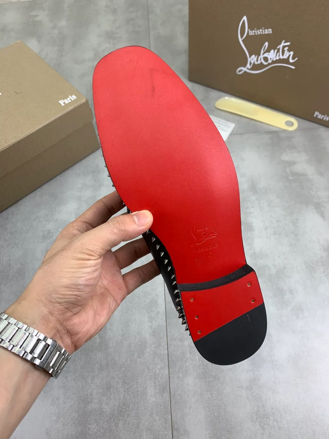 Men's shoes 💰P760 new style 💰high version 🇮🇹 CL red bottom series top purchasing original order series🔍🔍/🇮🇹Italian imported cowhide, imported genuine leather lining💪💪, completely 1⃣️ vs 1⃣️🇮🇹💪💪, ⚠Sole: The original sole provided by the original factory, the exclusive movable molded sole is super comfortable, ⚠Original factory follow-up goods, 🔍🔍high quality, you can come in and out at will, welcome to compare ⚠Size: 38-44 (45 46 can be customized)